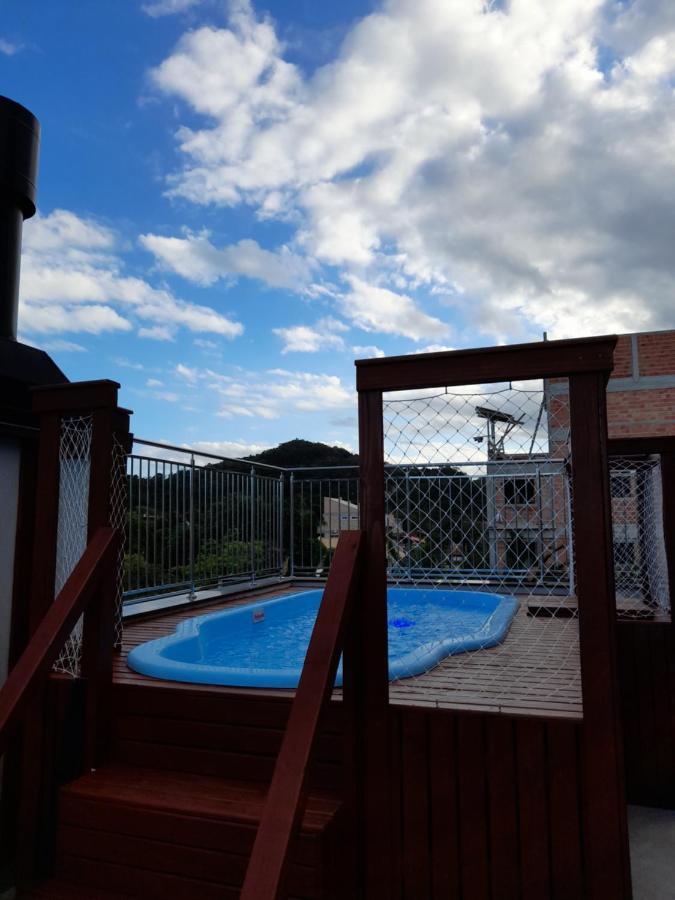 Cobertura Com Piscina Privativa Em *
